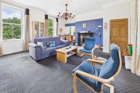 Living Room/ Kitchen