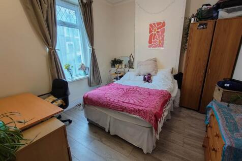 Flora Street, Cathays, Cardiff photo 3