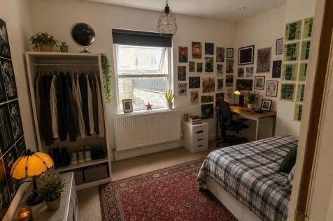 bedroom 6.jpeg