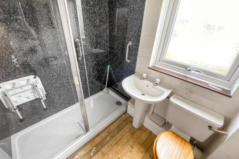 Shower Room.jpg