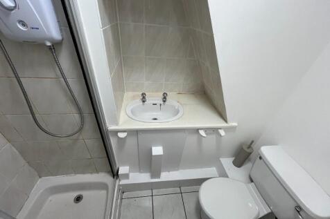 Flat 3, 14 Charles Street, Wrexham, LL13 8BT photo 5