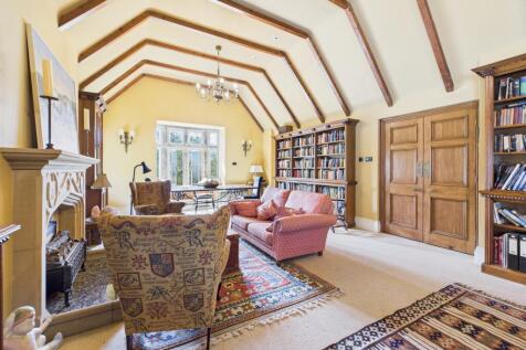 CAM04201G0-PR0078-STILL026