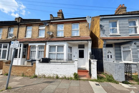 Hounslow, TW3 - property photo