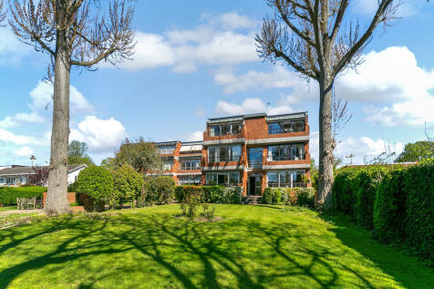 Riverholme, Hampton Court Road, East ...