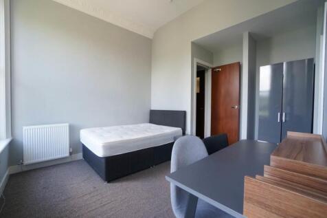 Studio flat on Ffriddoedd Road, Bangor, £958/mo
