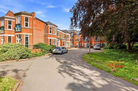 Leeds, LS7 - property photo