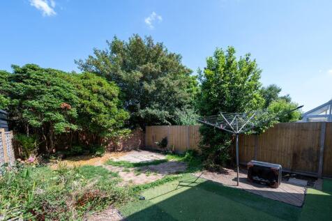 2 Aubrey Close 23 1.jpg