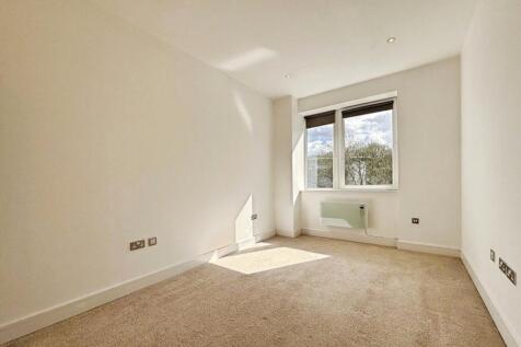 Bartley Way, Hook, Hampshire, RG27 photo 3