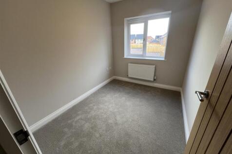12 - Bed 4.jpg