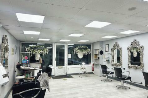 Retail Property (high street) to rent Image 3