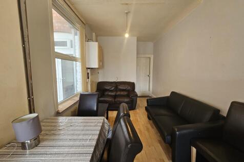 85 Tachbrook Road, Leamington Spa photo 3