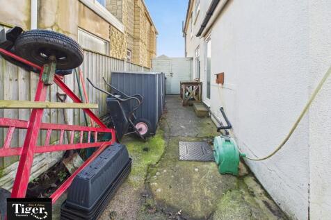 CAM02176G0-PR0772...