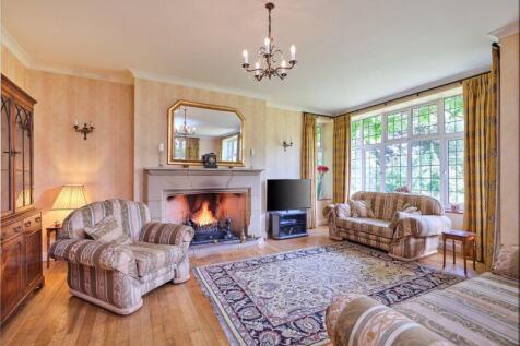 6 bed, 4 bath Detached in Bristol - Photo 4