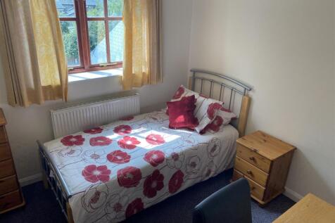 Bedroom 2a - 58a Mill Road.jpg