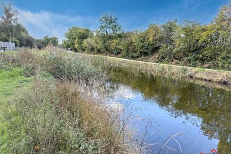Picturesque Moira canal with walks