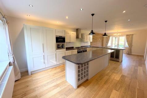 Kitchen/Dining Area