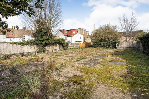 Land and former garage site at Ingersoll Road, Enfield, EN3 5PU