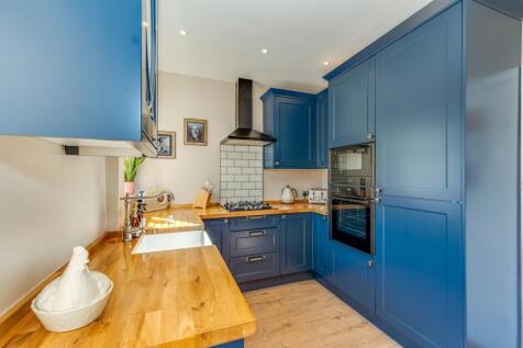 KITCHEN, DINER AND LIVING ROOM