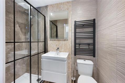 First Floor En Suite