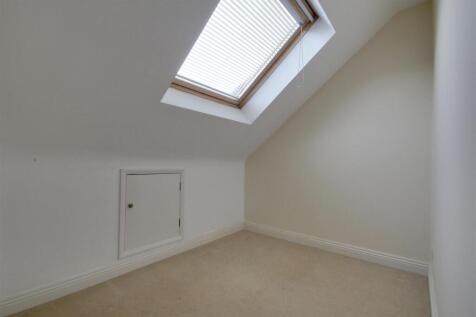 bedroom 4.jpg