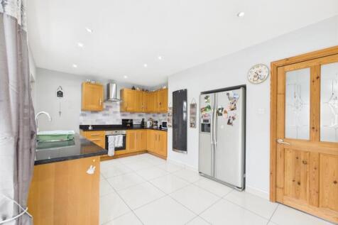 Kitchen/Dining Area