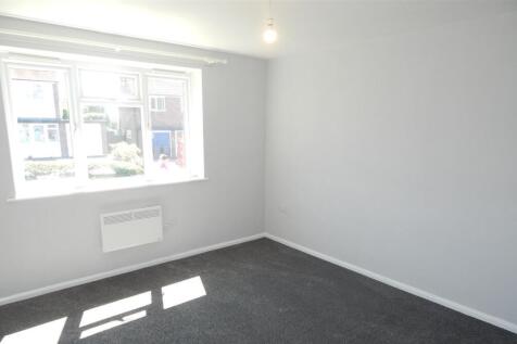 Bedroom 1.jpg