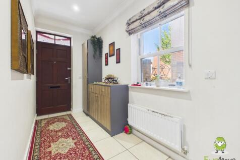 EweMove Estate Agents Basingstoke - Rockbourne Roa