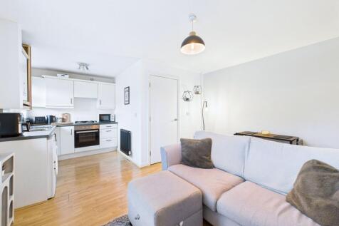Kitchen/Living Area
