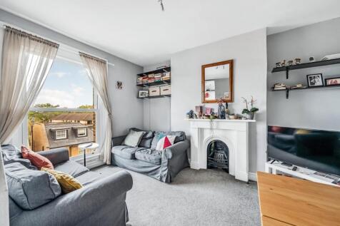 Flat 2, 401 Chiswick High Road-2.jpg