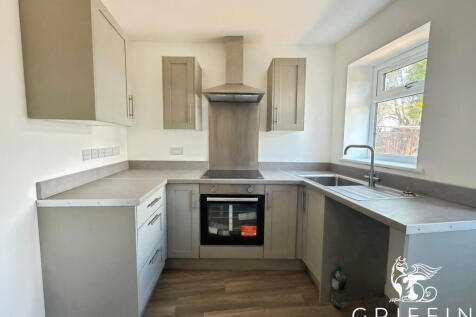 College Road, Grays, RM17 photo 3