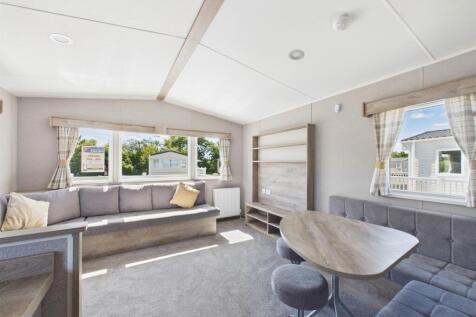 Open plan kitchen/ diner/ reception room