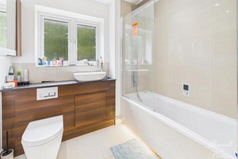 CAM01995G0-PR0336-STILL003