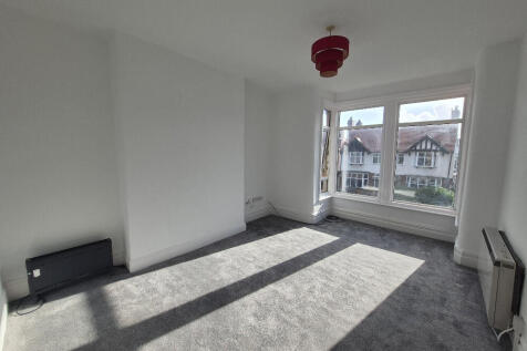Glen Eldon Road,  Lytham St. Annes, FY8 photo 3