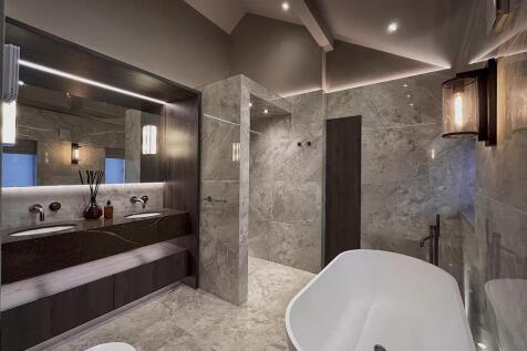 Farmhouse - Master En suite Night