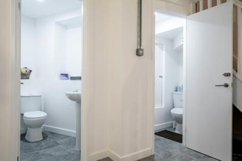29 Theobalds Road WCs (Copy).jpg