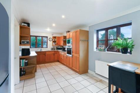HAWTHORN CLOSE