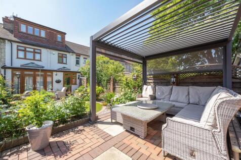 Cherrydown Avenue, E4