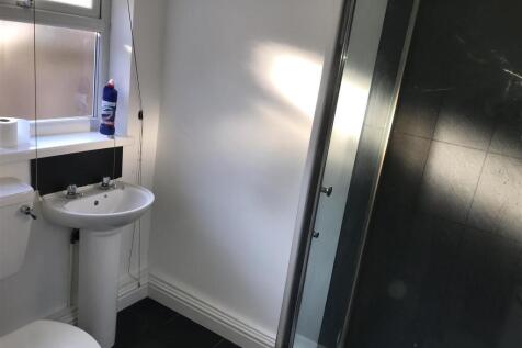 Bathroom.JPG