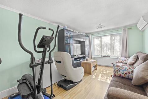 33 Brecon Way, HP13 5NN-4.jpg