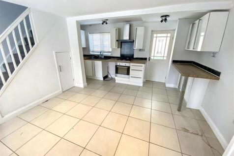 Kitchen (1).jpg