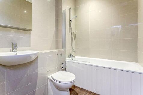 Bathroom 2.jpg