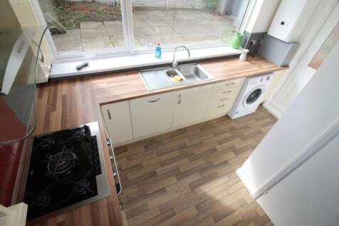S12 -Mansfield Road - 2 Bed -Available Nov 26 photo 4