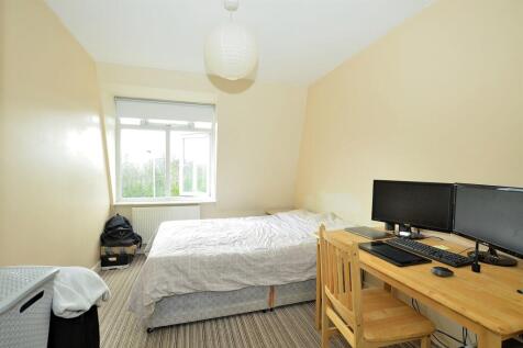 Ferndale Street, Beckton, E6 photo 3