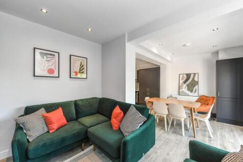 6-bed semi-detached on Welby Avenue, Nottingham, NG7, £4,030/mo