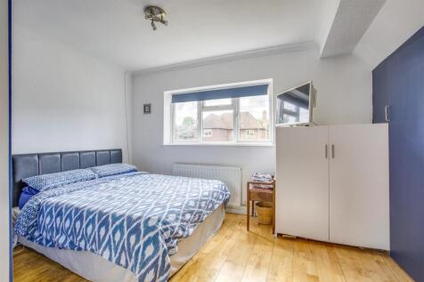 2 Mayflower Close, HP17 8QH-6.jpg