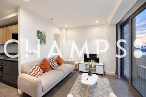 2 bed flat to rent Western Gateway, London E16