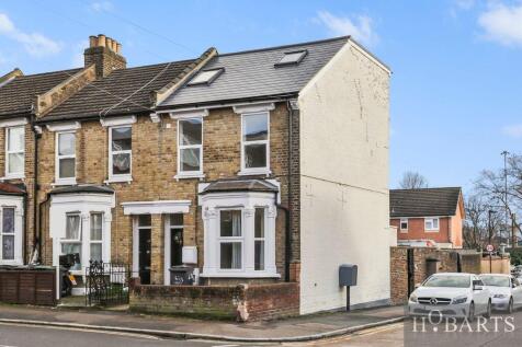 4 bed detached Duplex Flat To Rent Within Palace 