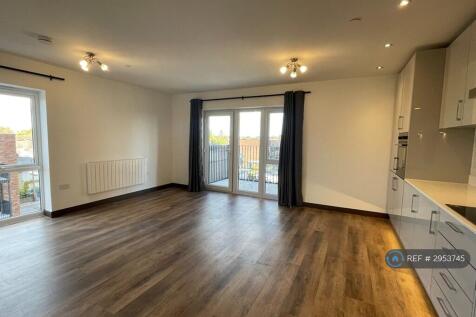 May House, Watford, WD18 photo 5