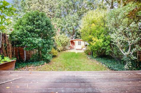 Berrylands, Raynes Park photo 4