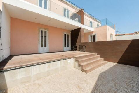Fully Renovated Two-Bedroom Apartment with Private